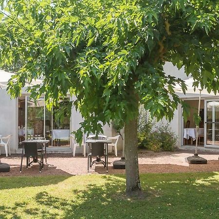 Les Platanes Hotel Etauliers Exterior photo