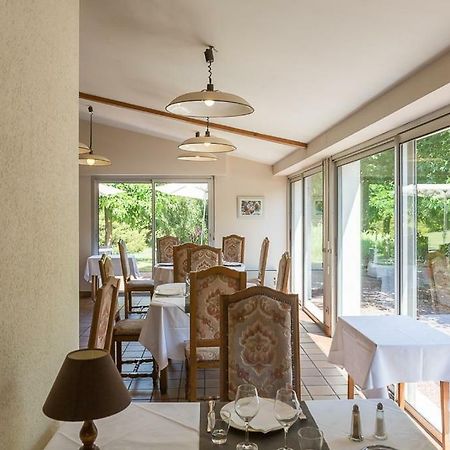 Les Platanes Hotel Etauliers Exterior photo
